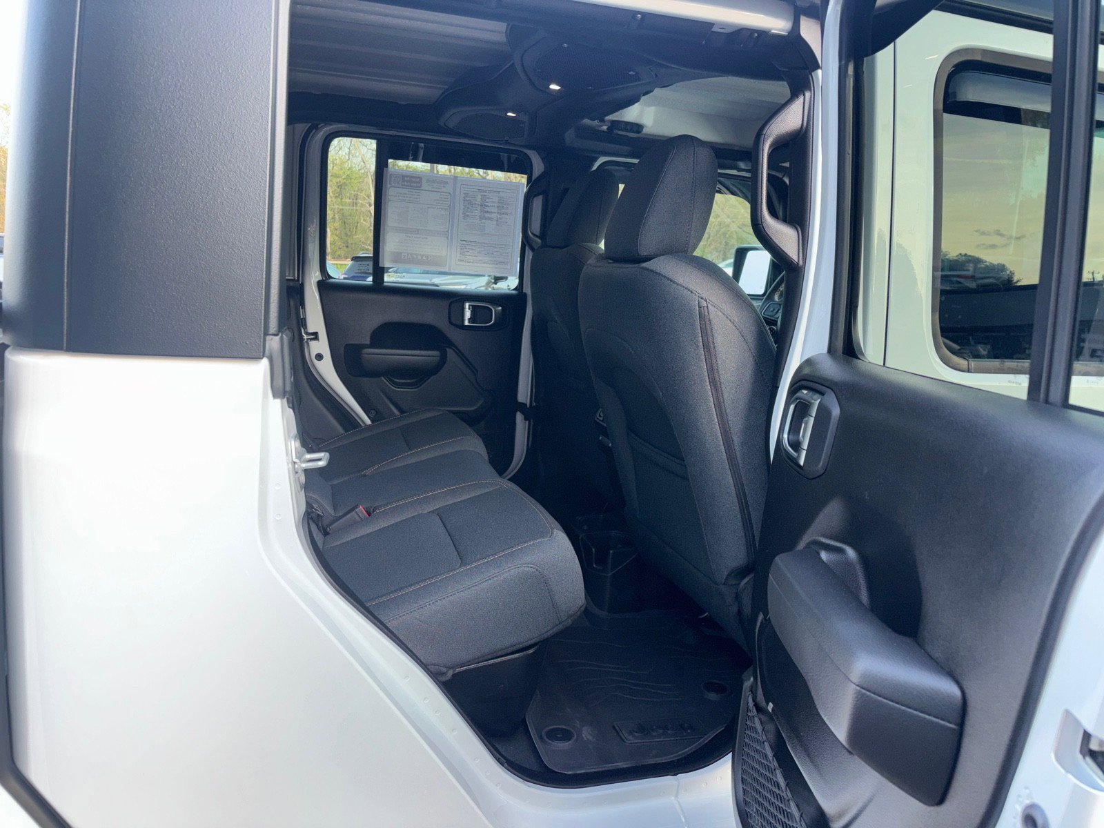 Used 2025 Jeep Gladiator Sport image 39