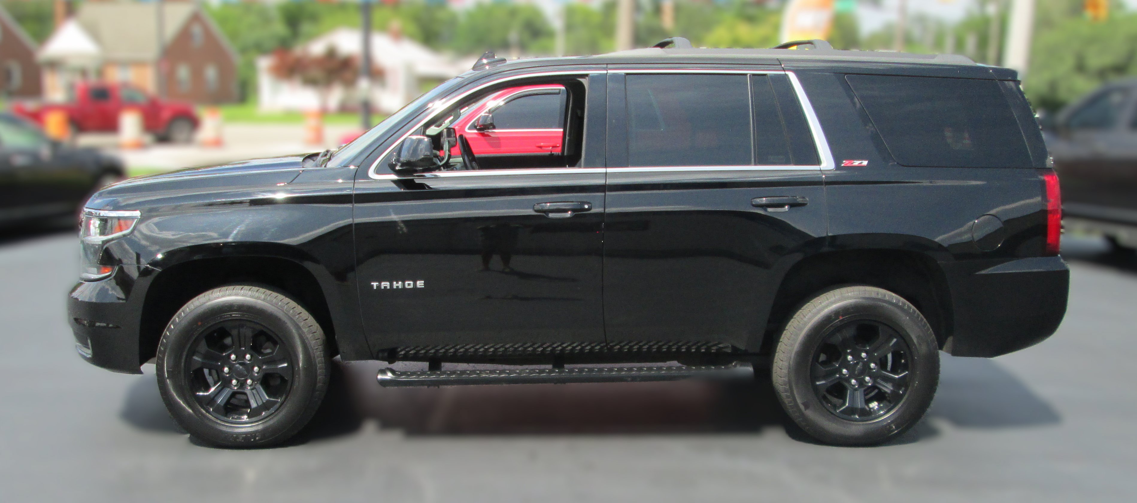 Used 2018 Chevrolet Tahoe LT w/ Z71 Midnight Edition AWD/4WD image 5