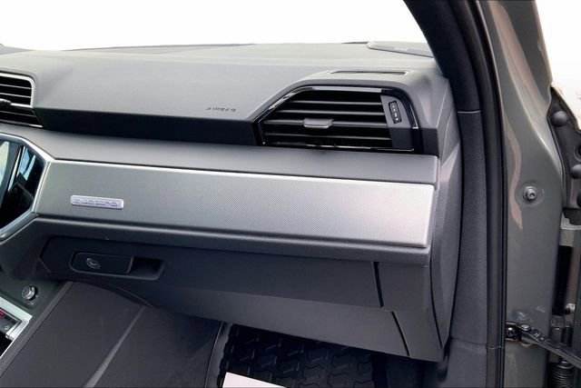 Used 2023 Audi Q3 2.0T Premium Plus w/ Premium Plus Package image 16