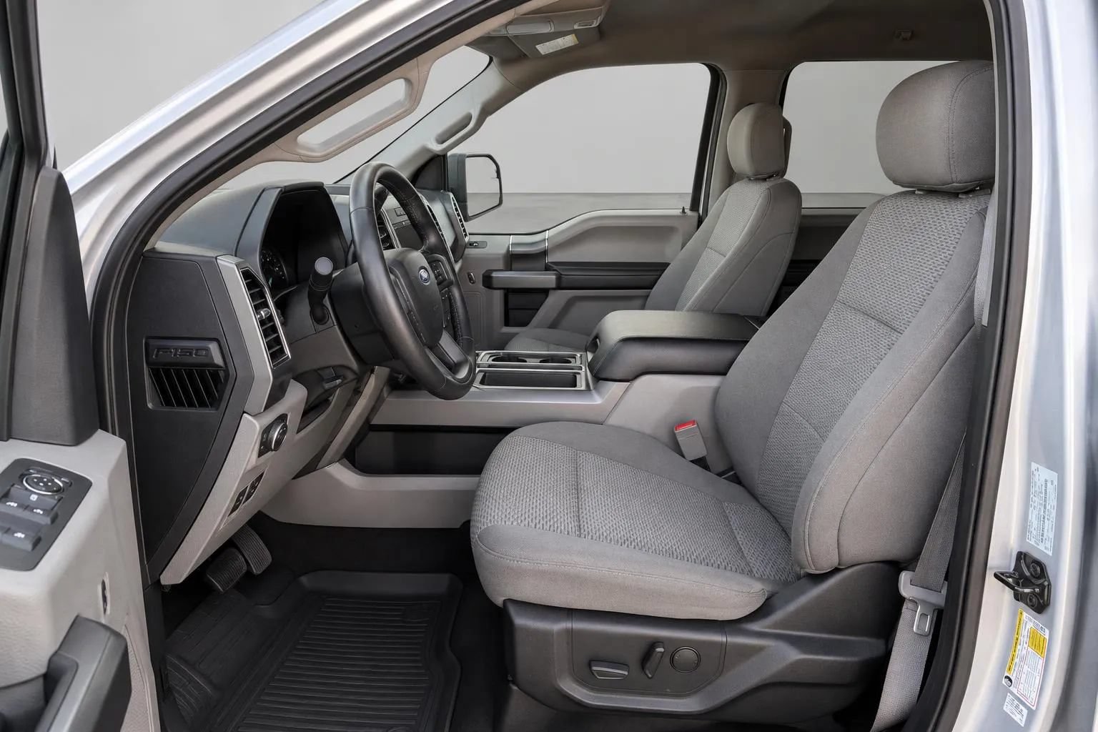Used 2019 Ford F150 XLT w/ Equipment Group 302A Luxury AWD/4WD image 5