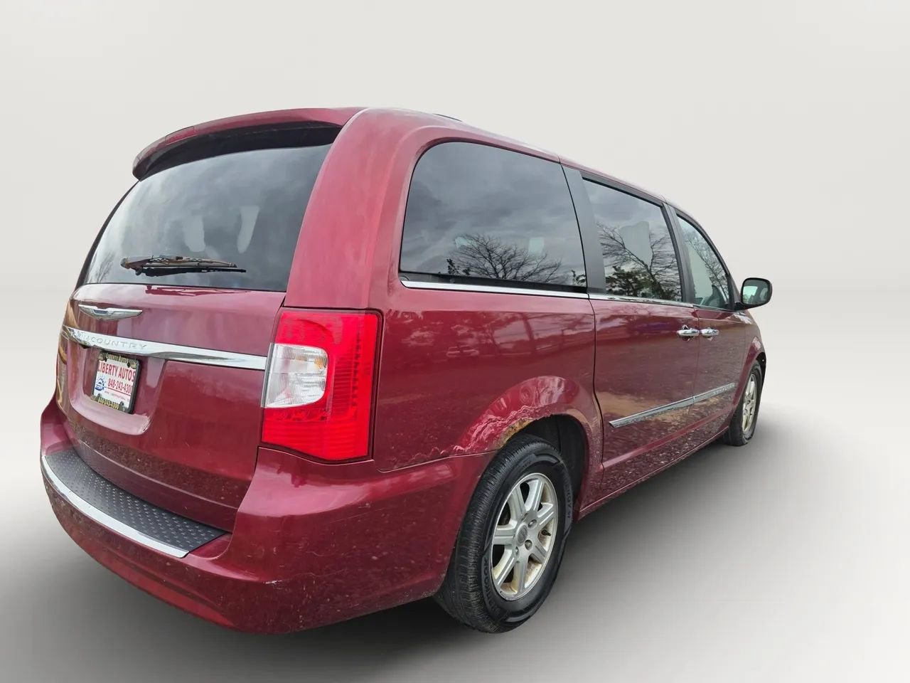 Used 2011 Chrysler Town & Country Touring w/ Security Group image 7