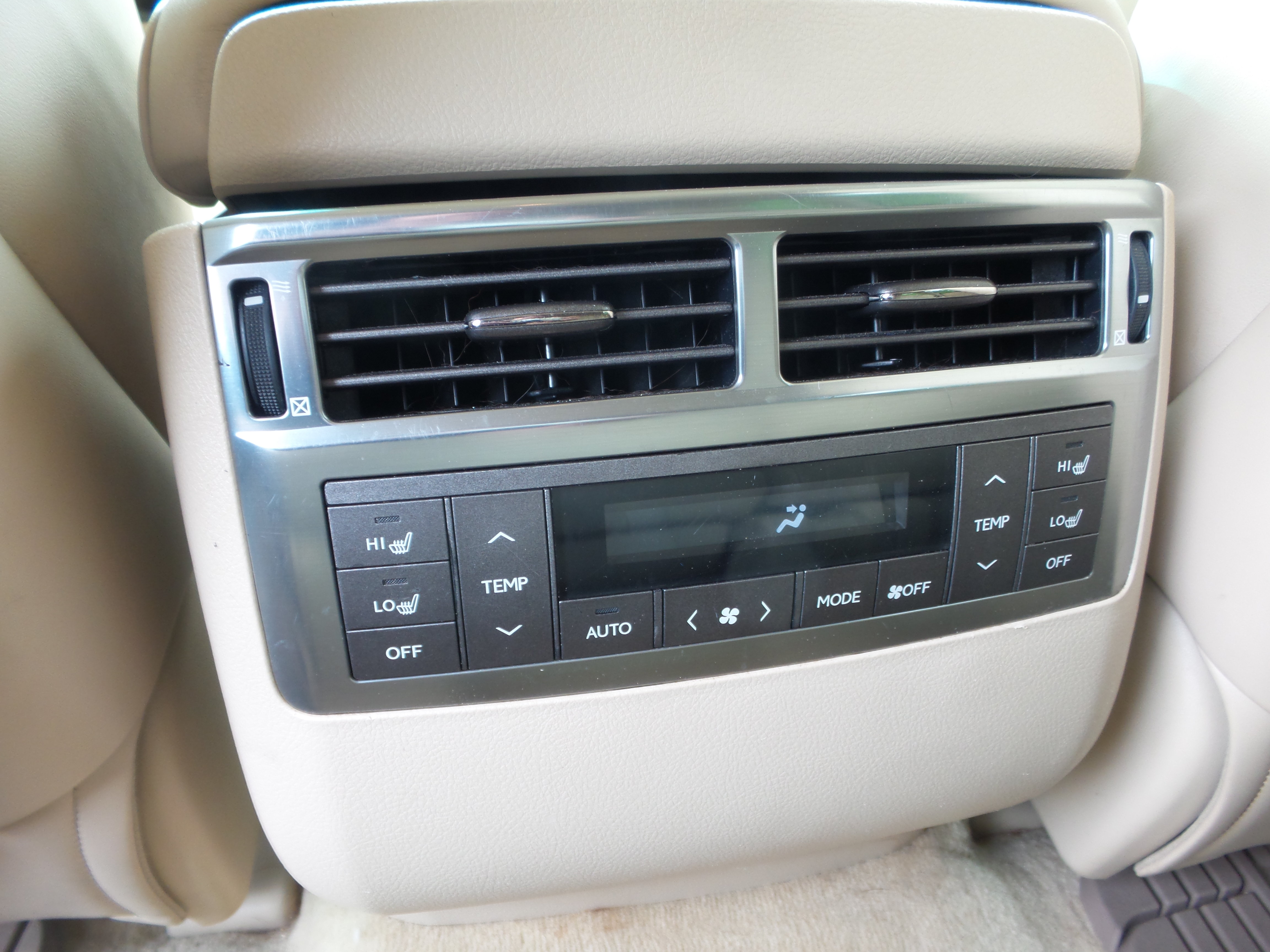 Used 2011 Lexus LX 570 4WD image 93