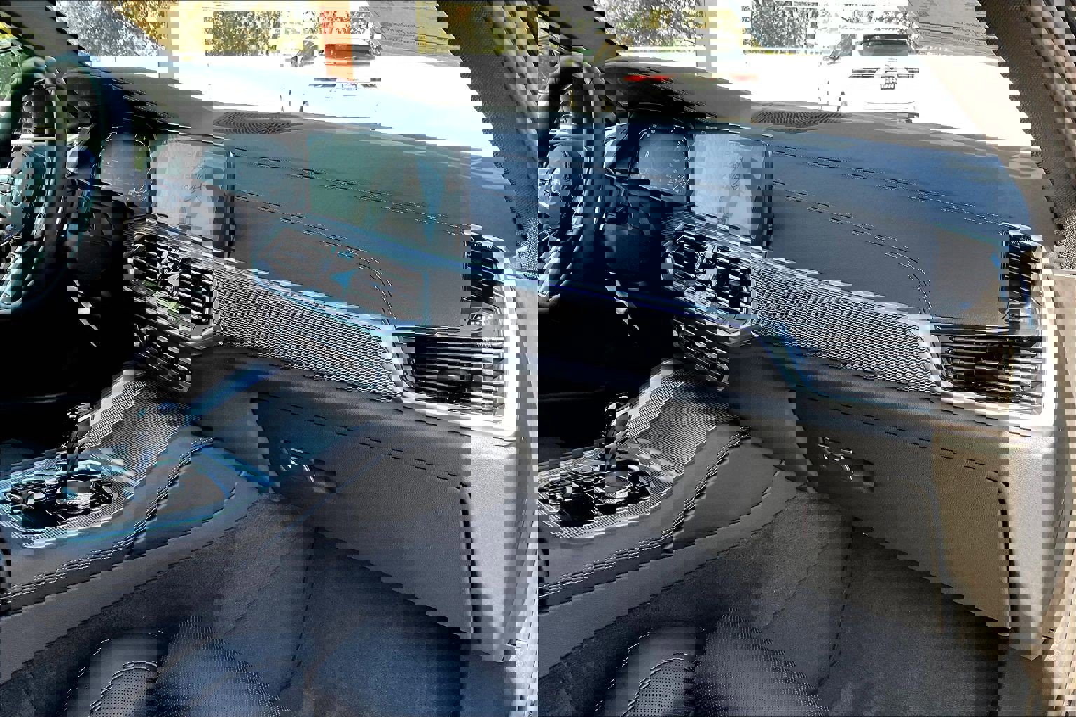 Used 2023 BMW X6 xDrive40i w/ M Sport Package image 17