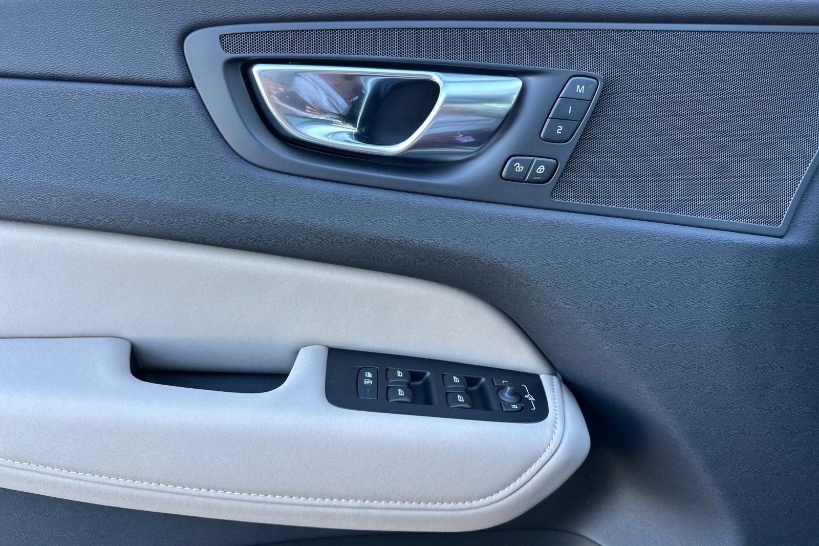 New 2026 Volvo XC60 B5 Plus w/ Protection Package Premier image 14