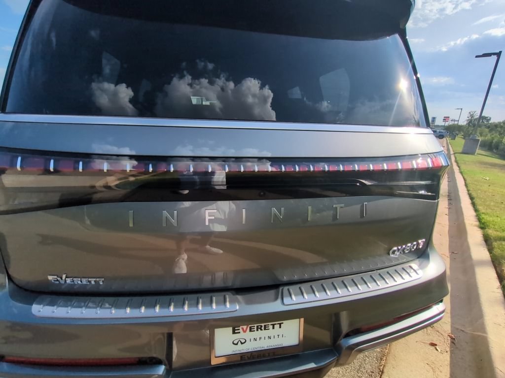 New 2027 INFINITI QX80 Luxe w/ Exterior Package AWD/4WD image 6