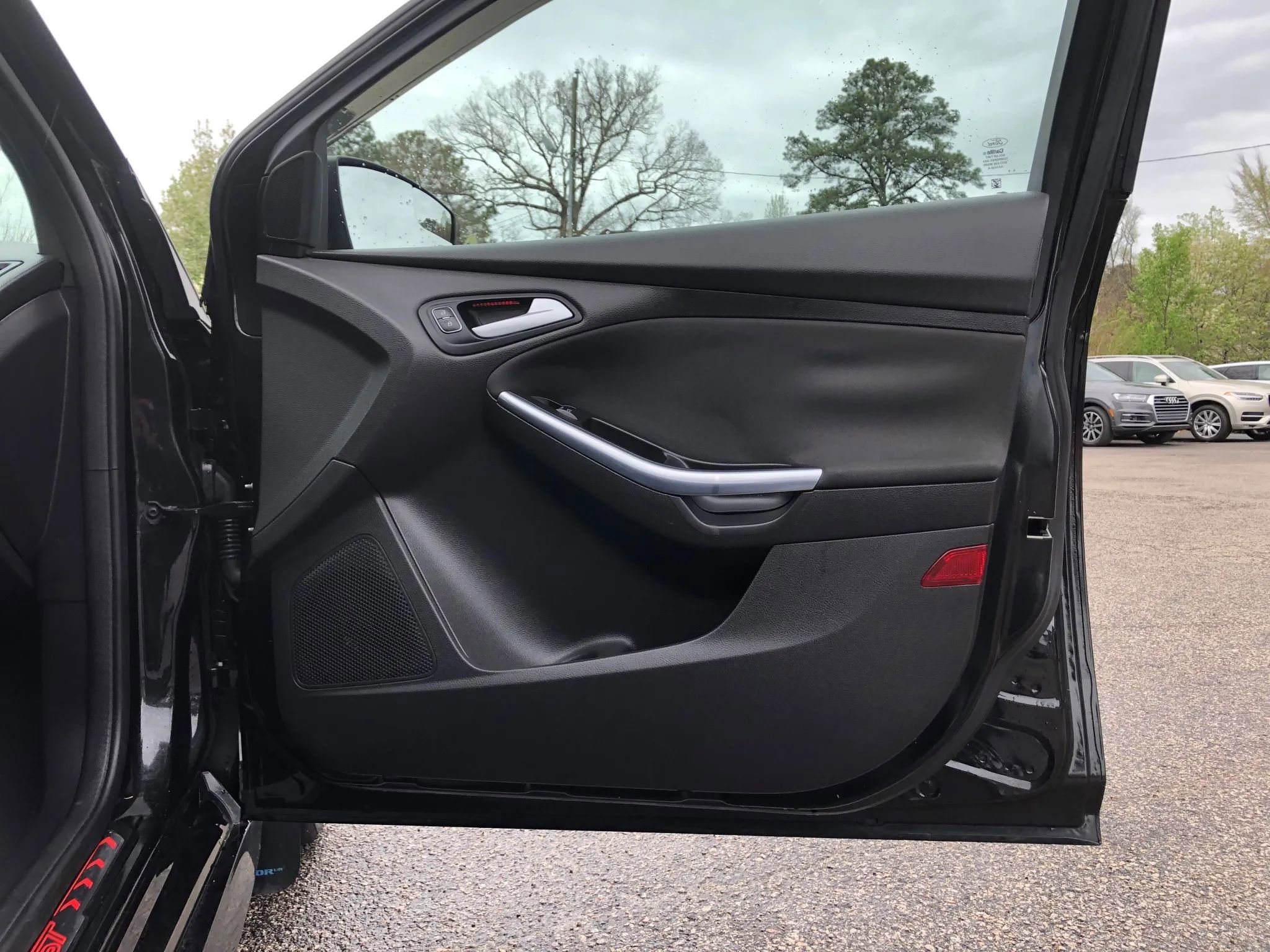 Used 2015 Ford Focus ST w/ Equipment Group 402A FWD image 11