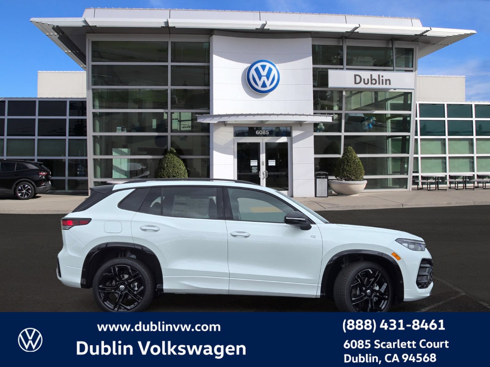 New 2026 Volkswagen Tiguan SE R-Line AWD/4WD image 3