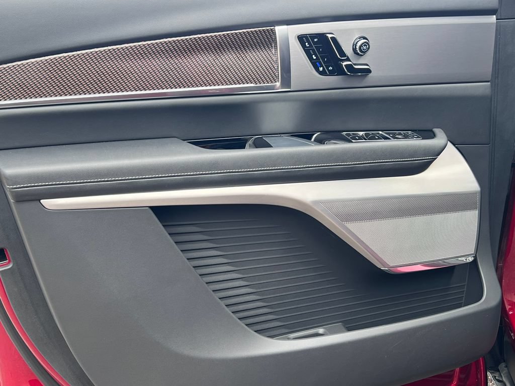 New 2026 Cadillac Vistiq Luxury AWD/4WD image 13