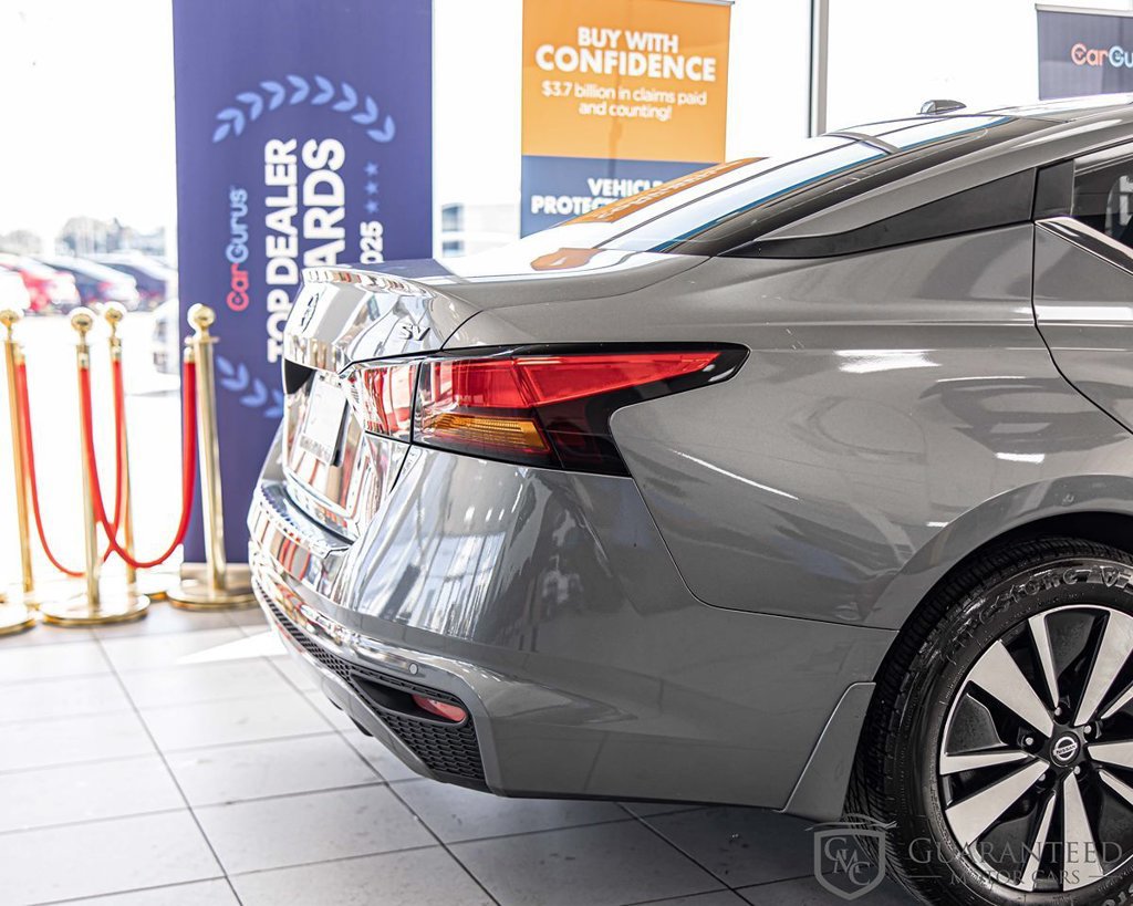 Used 2022 Nissan Altima 2.5 SV FWD image 12