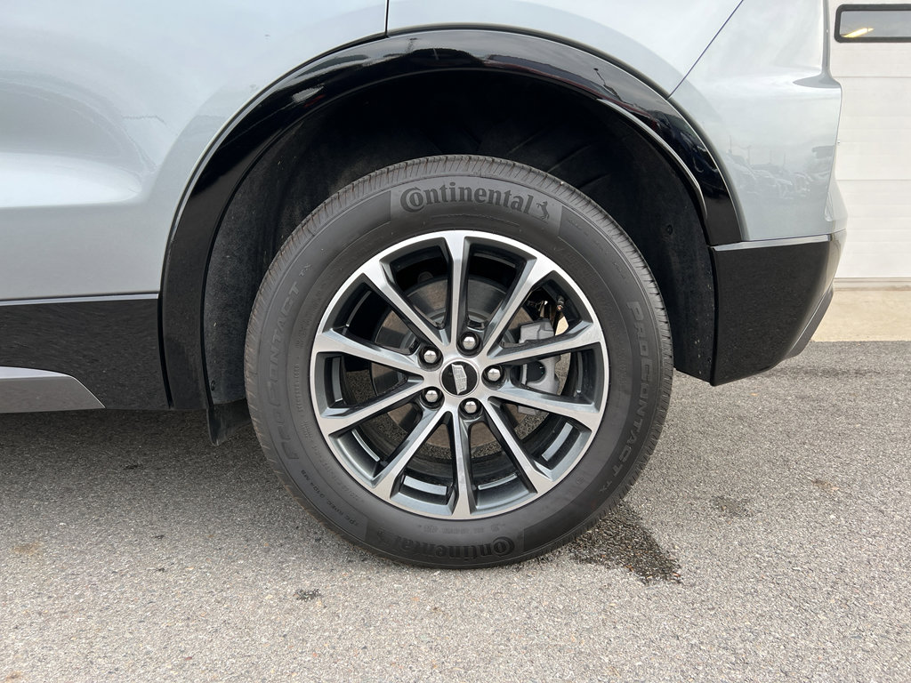 Used 2025 Cadillac XT4 Sport image 9