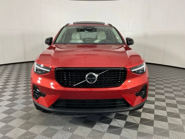 Certified 2025 Volvo XC40 B5 Ultra AWD/4WD video 2