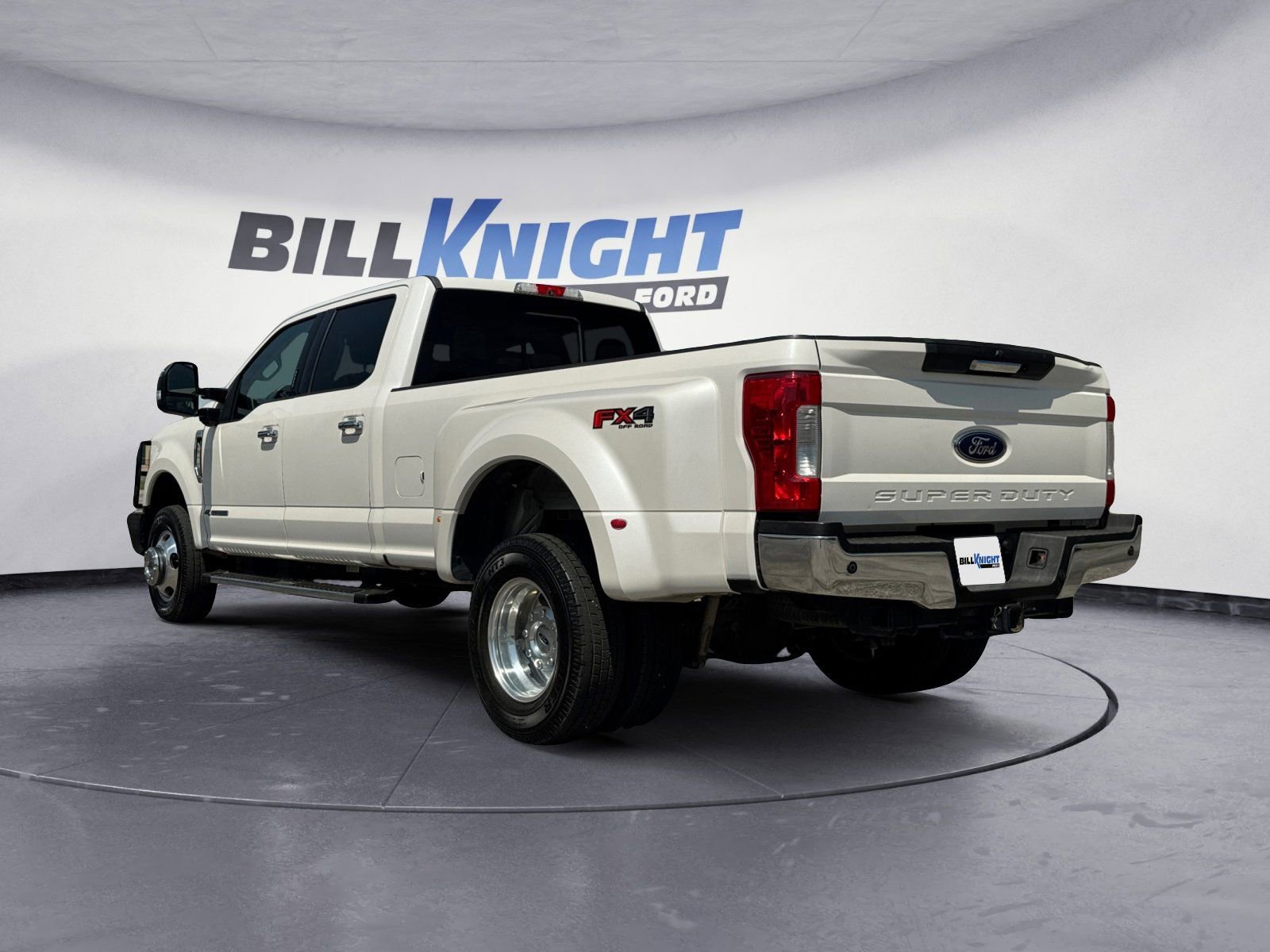 Used 2017 Ford F350 Lariat w/ Tow Technology Bundle AWD/4WD image 3
