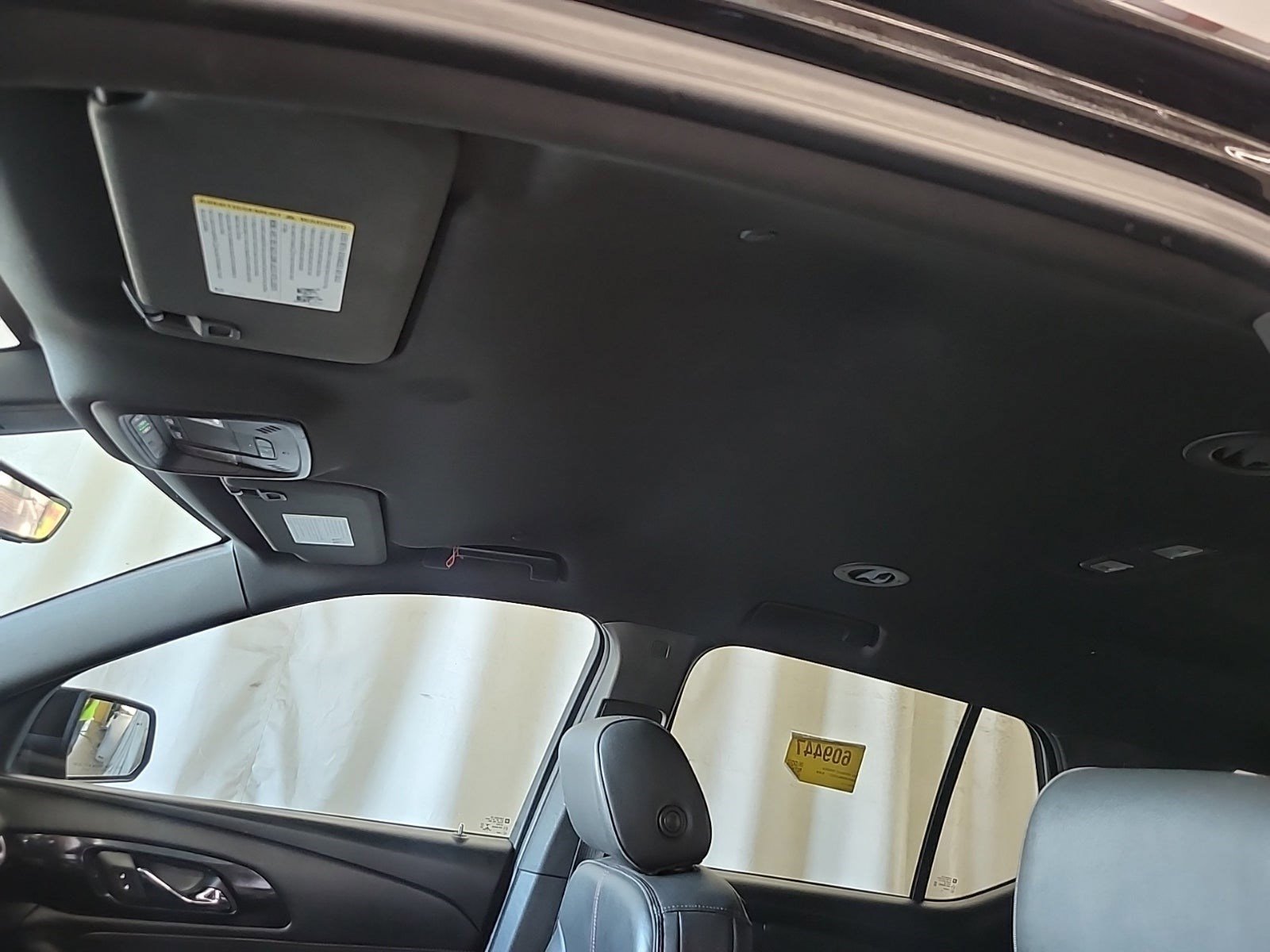 Used 2022 Chevrolet Traverse RS FWD image 14