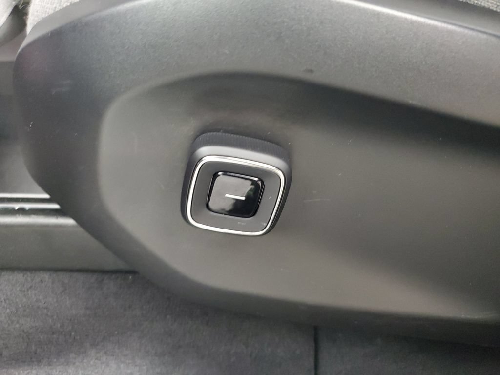 Used 2025 Volvo EX90 Ultra AWD/4WD image 18