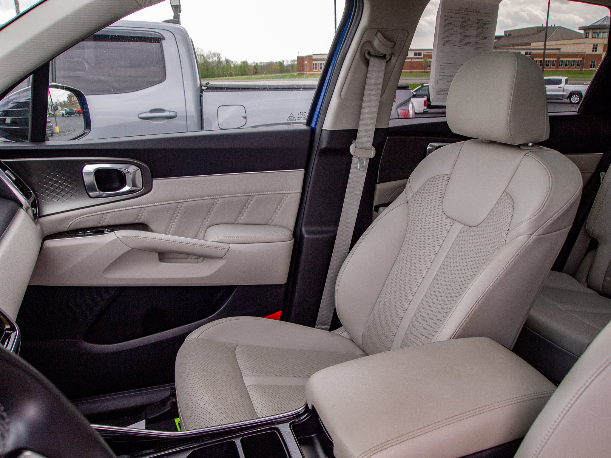 Used 2023 Kia Sorento SX AWD/4WD image 14