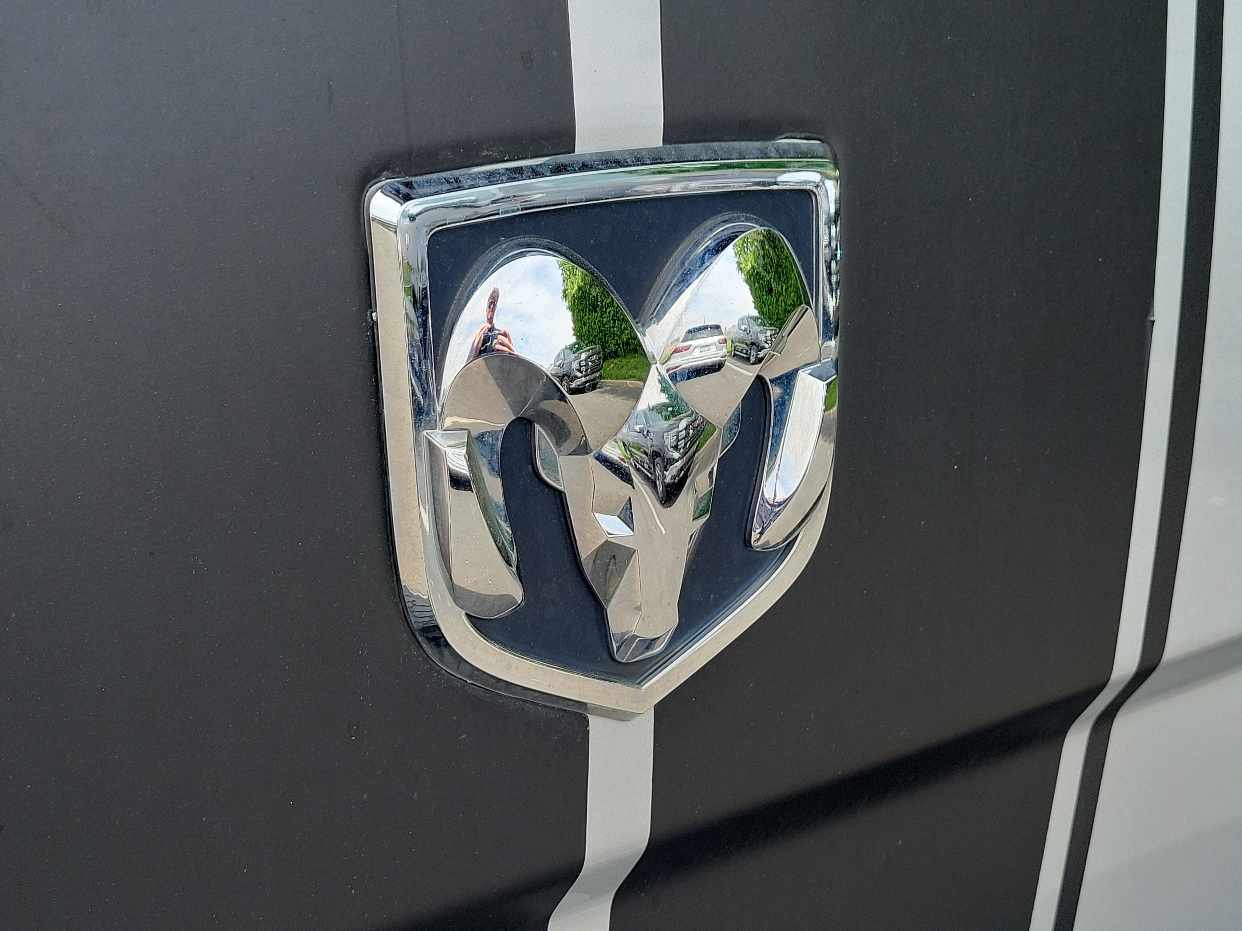 Used 2016 RAM 1500 Laramie AWD/4WD image 7