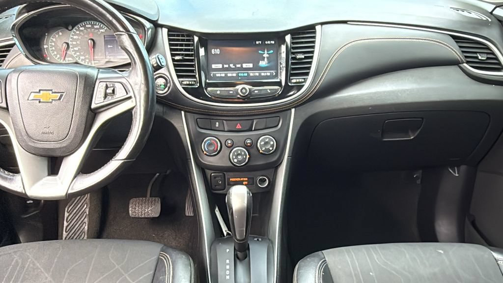 Used 2017 Chevrolet Trax LT w/ LT Convenience Package FWD image 32