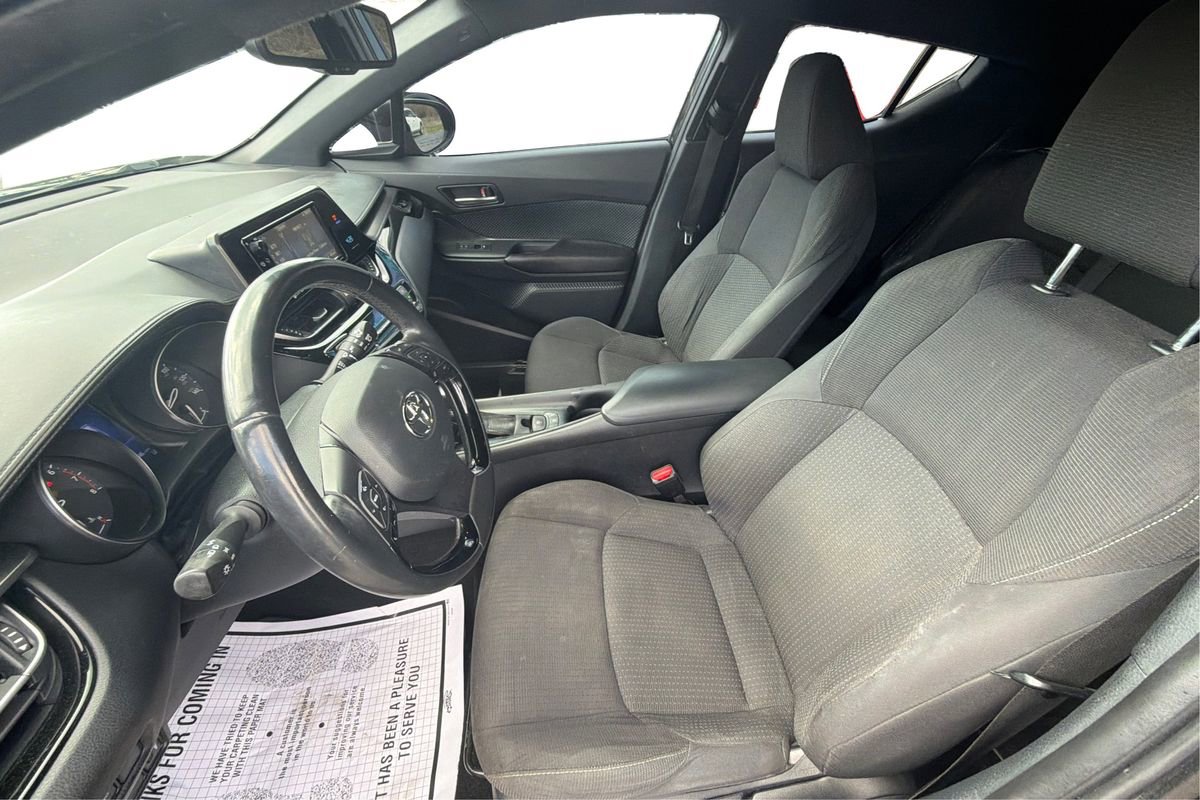 Used 2018 Toyota C-HR XLE image 9