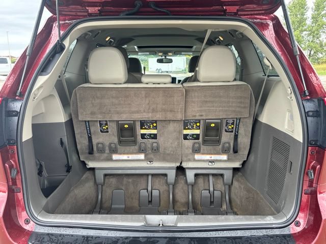 Used 2017 Toyota Sienna XLE FWD image 38