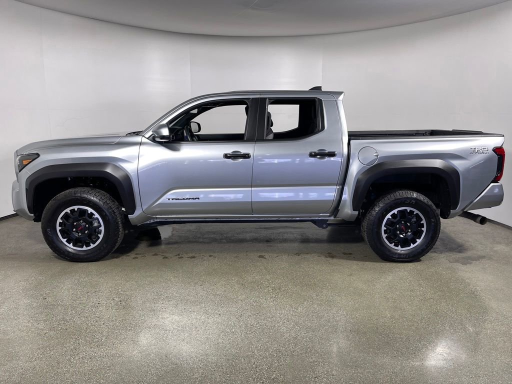 Certified 2025 Toyota Tacoma TRD Off-Road image 6