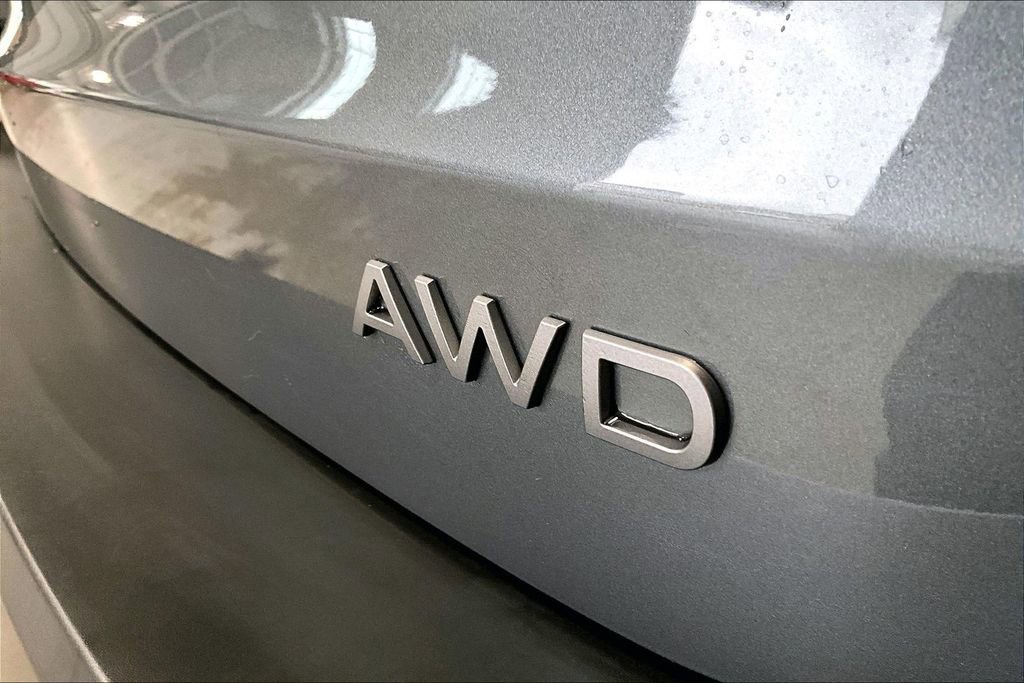 Certified 2025 Nissan Kicks SV image 31