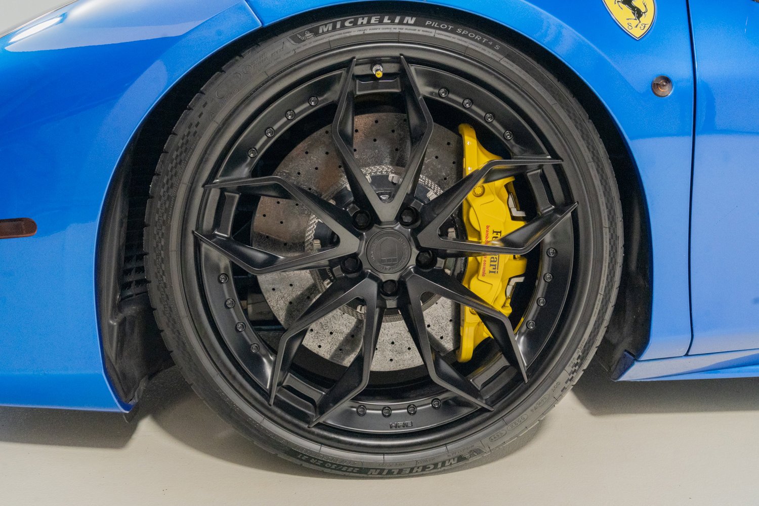 Used 2017 Ferrari 488 Spider RWD image 22