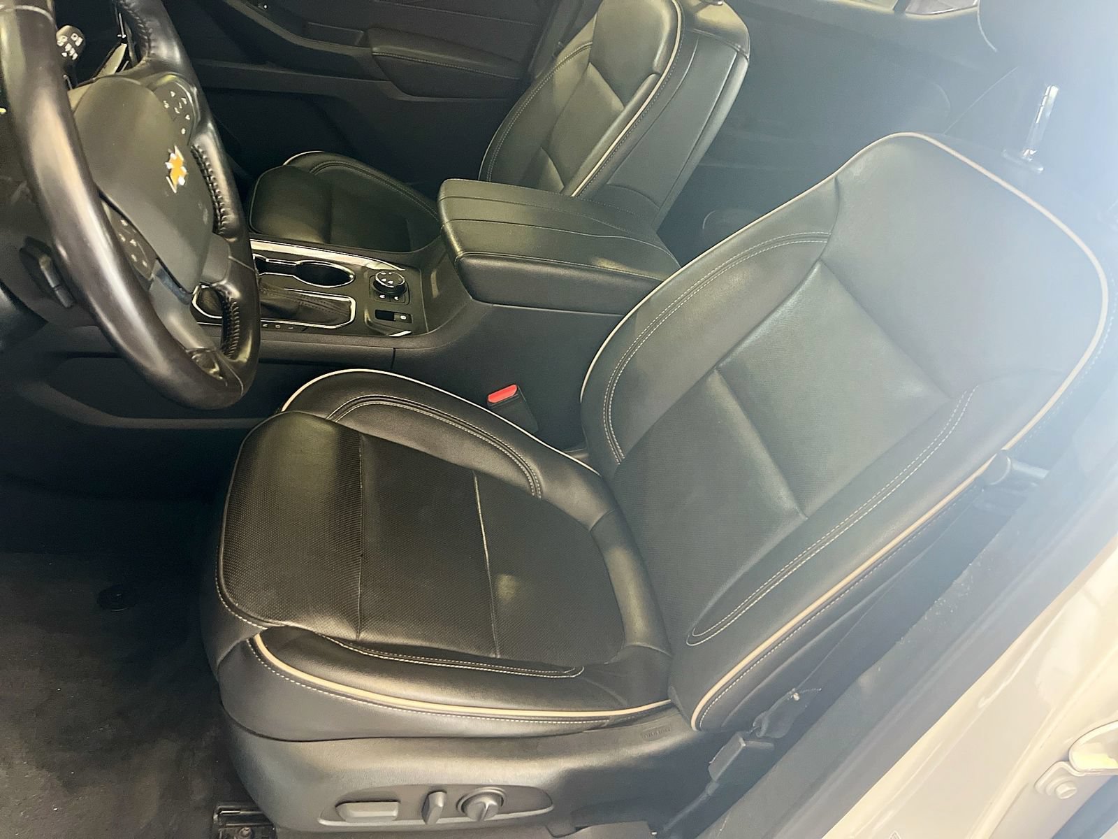 Used 2022 Chevrolet Traverse Premier AWD/4WD image 19