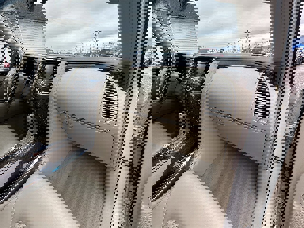 Used 2014 INFINITI QX80 4WD w/ Deluxe Touring Package image 19