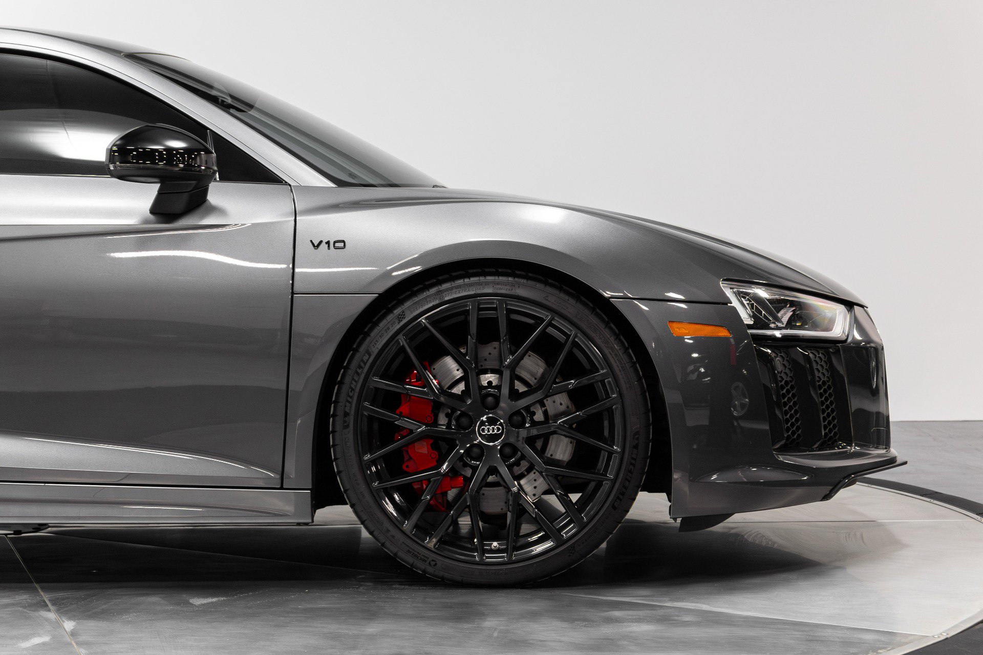 Used 2018 Audi R8 V10 w/ Premium Package image 19