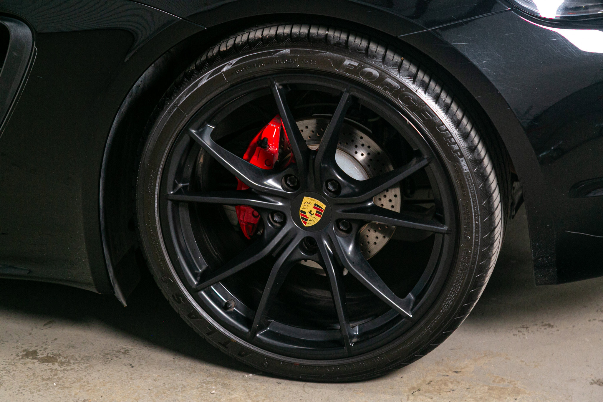 Used 2018 Porsche 718 Boxster Roadster w/ Sport Chrono Package image 16