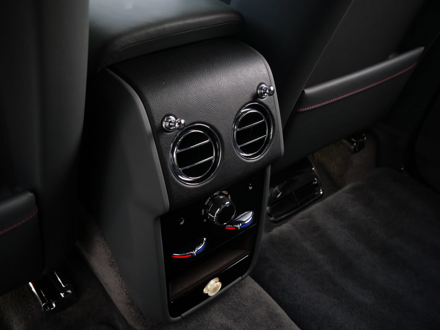 Certified 2023 Rolls-Royce Cullinan AWD/4WD image 25
