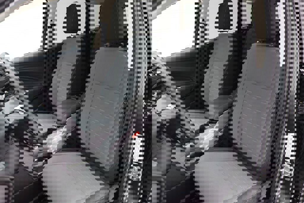 Used 2016 Ford Escape SE w/ Equipment Group 201A AWD/4WD image 15