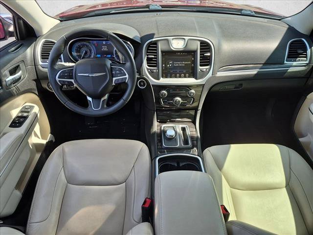 Used 2015 Chrysler 300 Limited w/ Driver Convenience Group RWD image 19