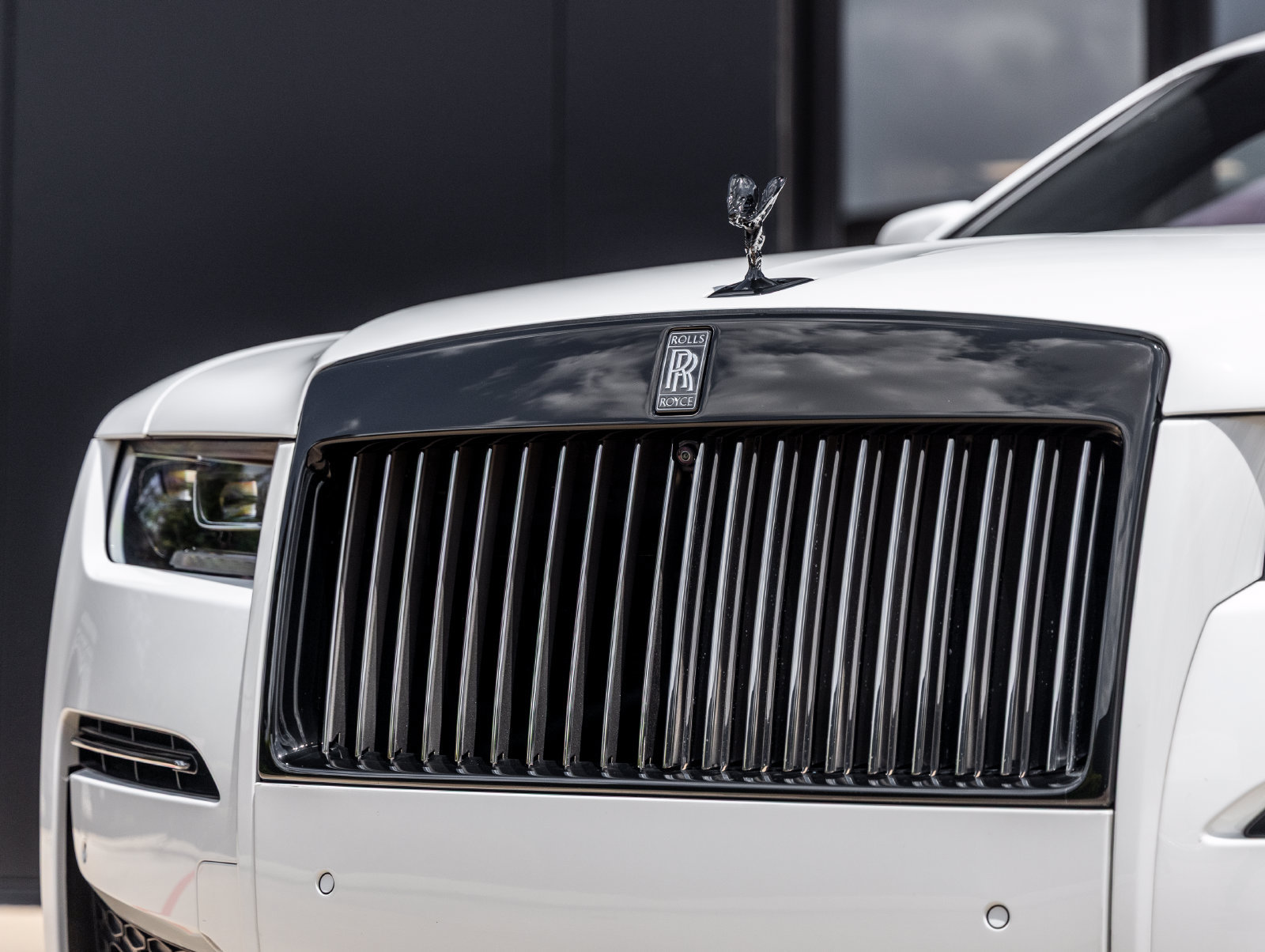 Used 2023 Rolls-Royce Ghost Black Badge w/ Black Badge Ghost Package AWD/4WD image 18