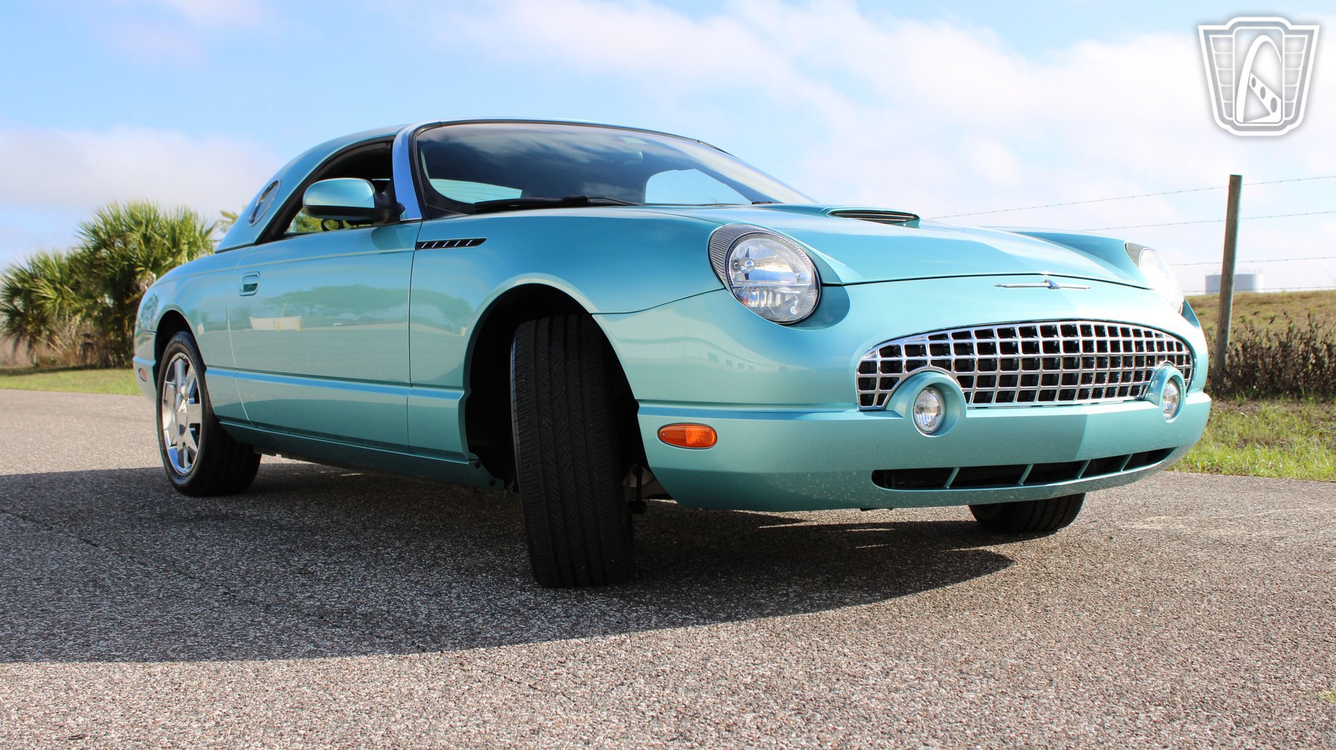 Used 2002 Ford Thunderbird image 9