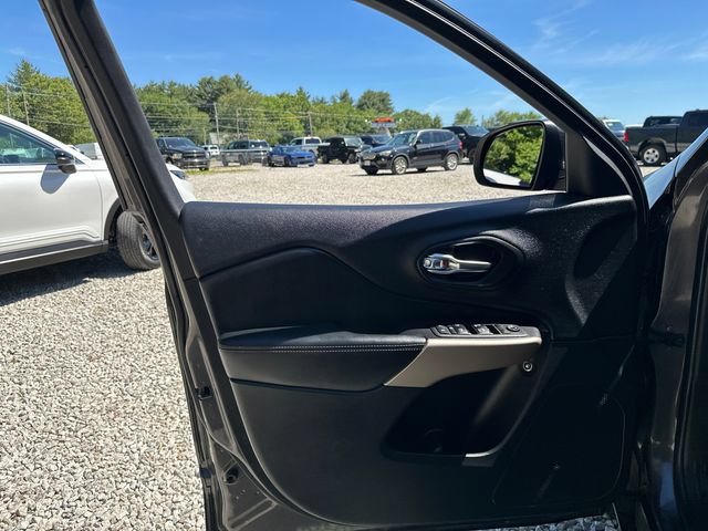 Used 2018 Jeep Cherokee Limited w/ High Altitude Package AWD/4WD image 23