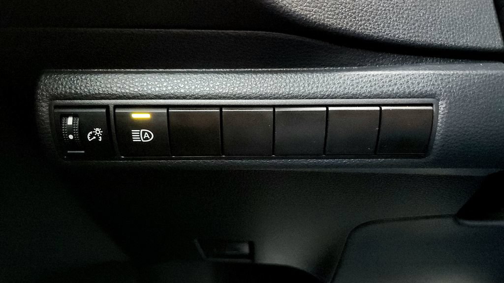 Used 2024 Toyota Corolla LE FWD image 31