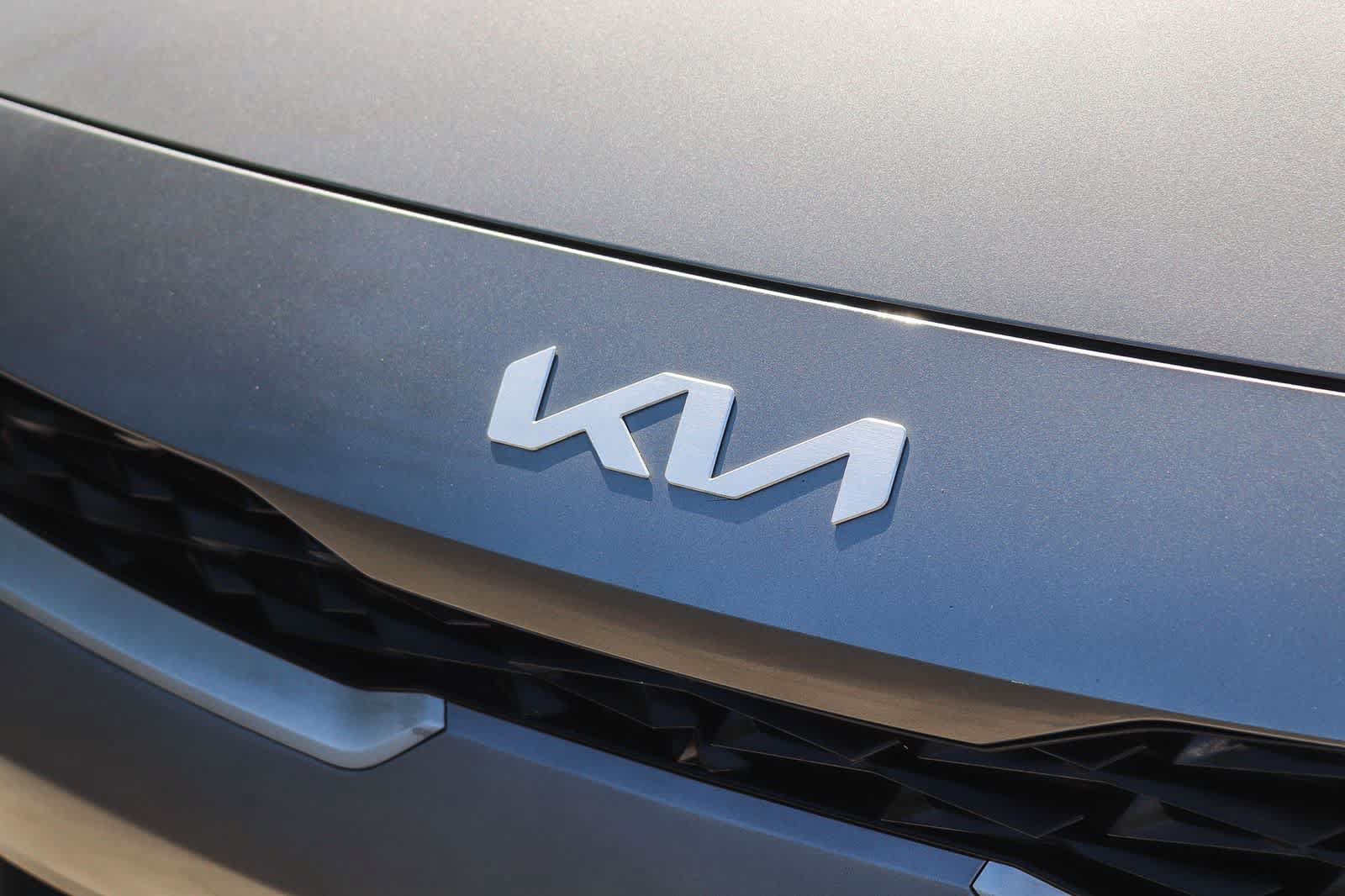 Used 2023 Kia Forte LXS FWD image 9