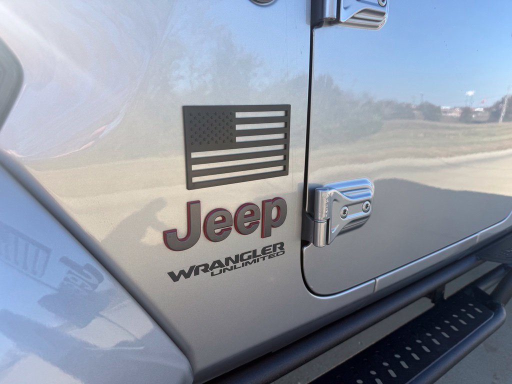 Used 2018 Jeep Wrangler Unlimited Rubicon w/ Dual Top Group AWD/4WD image 13