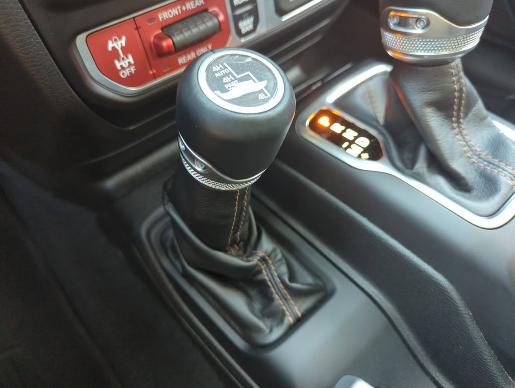 Used 2022 Jeep Wrangler Unlimited Rubicon w/ Xtreme Recon 35" Tire Package image 26