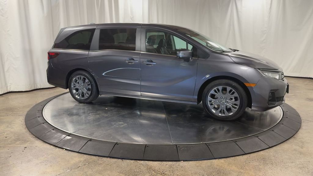 New 2026 Honda Odyssey Touring image 3