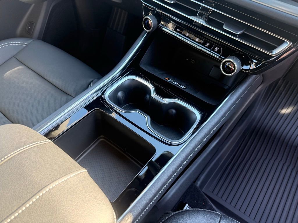 New 2026 Chevrolet Traverse LT w/ LPO, Floor Liner Package image 22