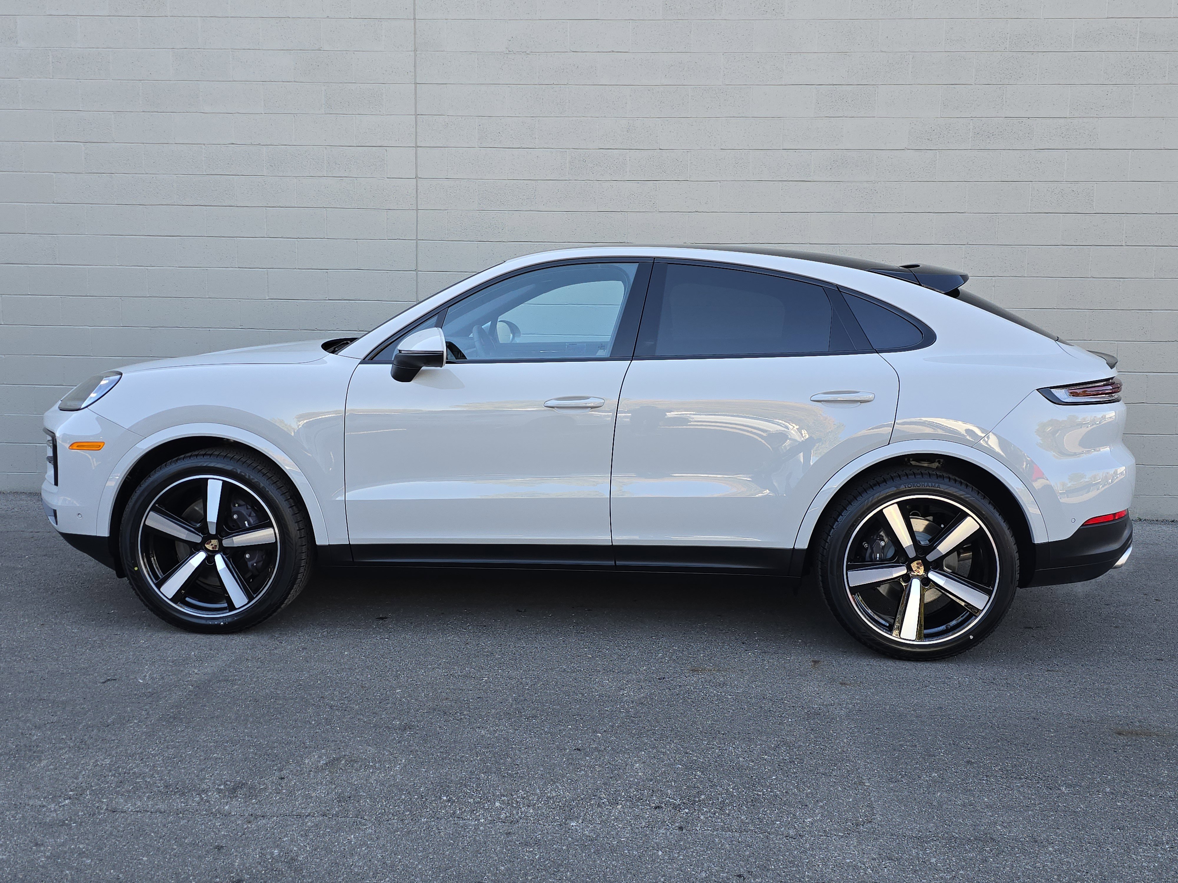 New 2026 Porsche Cayenne Coupe image 2