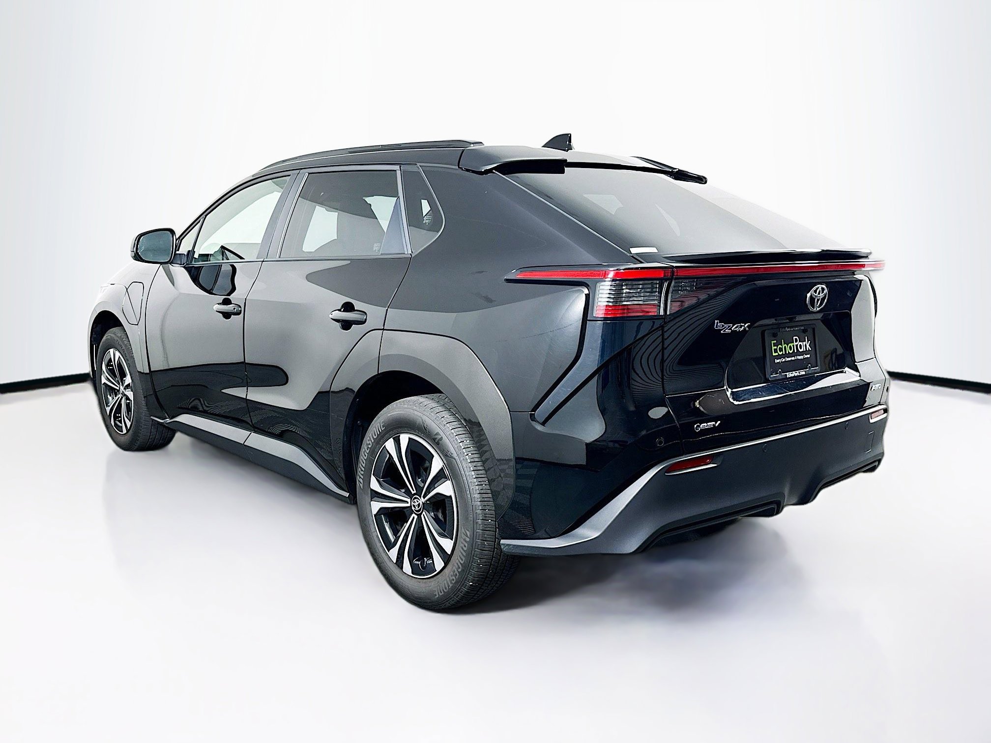 Used 2025 Toyota bZ4X AWD w/ Weather Package image 5