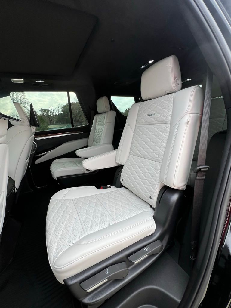 Used 2025 Cadillac Escalade Sport Platinum w/ LPO, ONYX Package image 18