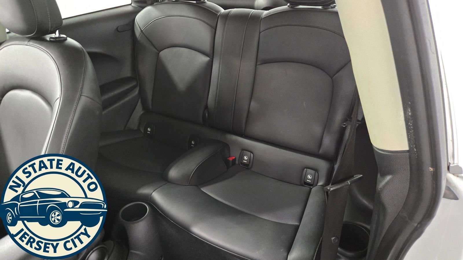 Used 2019 MINI Cooper 2-Door Hardtop FWD image 27