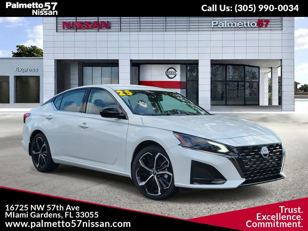 Used 2025 Nissan Altima 2.5 SR FWD image 1