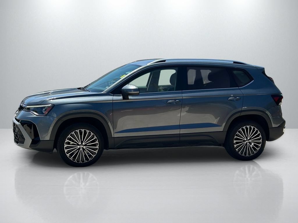 Used 2025 Volkswagen Taos SE FWD image 8
