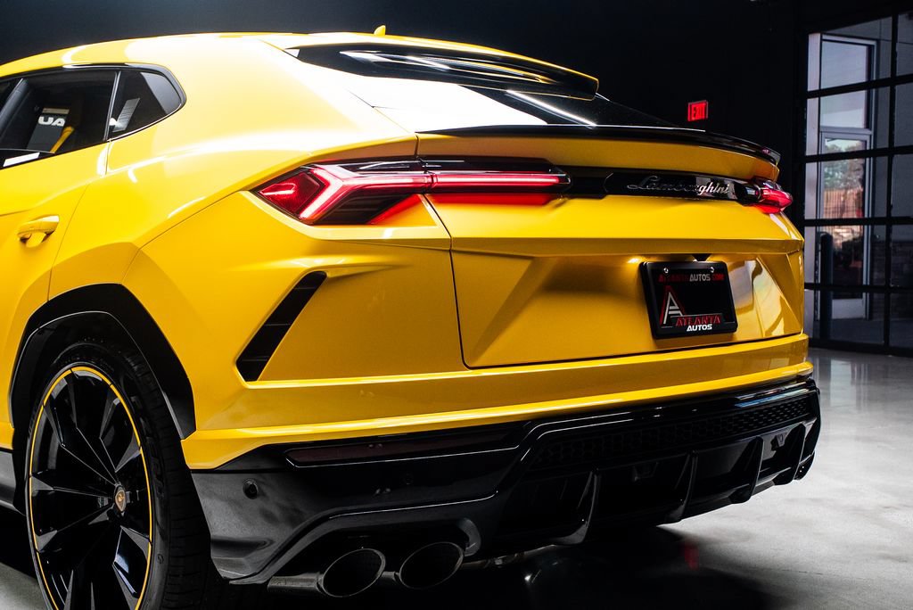 Used 2022 Lamborghini Urus AWD/4WD image 29