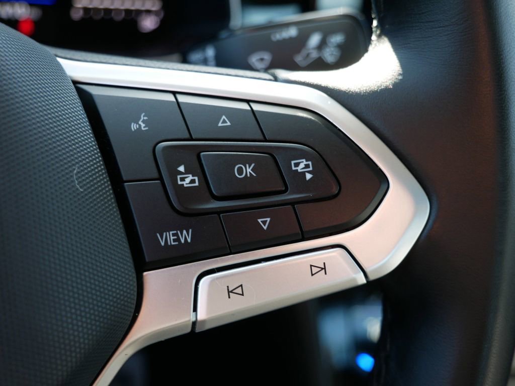 Used 2025 Volkswagen Jetta SE image 25